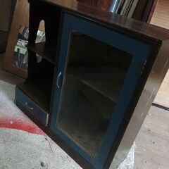 (お話し中)【OmNi ANTIQUEs】古い木製キャビネットお譲りします(^_^)の画像