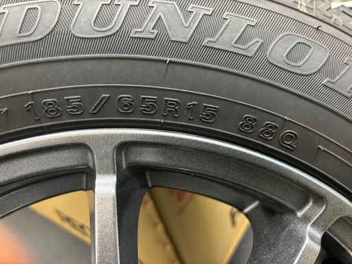フリード用 ダンロップ スタッドレス アルミ付き
