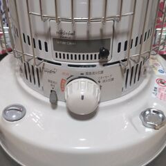 トヨトミ石油ストーブ KS-67H ホワイト　2021年製の画像