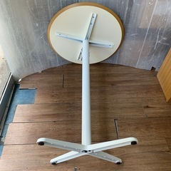 IKEA  BILLSTA　カフェテーブル　の画像