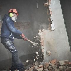 急募　長期　13000円　解体工　日払い・現金支給OK