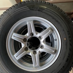 アルミホイール!/タイヤ付4本セット195/80R15LT/2022年製 ブリヂストン ブリザック VL10スタッドレスタイヤ/6穴/ハイエース・キャラバン・NV350他の画像