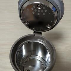 電気ポットの画像