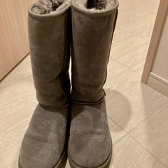 （決定しました）UGG ムートンブーツ（グレー）