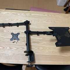 モニターアーム