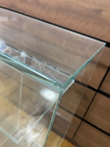 ガラス製水槽台