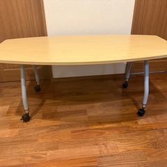 テーブル