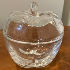 りんご型のガラスポット