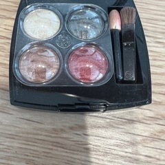 シャネル4色アイシャドウ