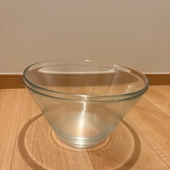 無料　IKEAの大きめガラスボール皿2つの画像