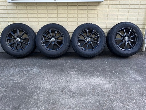 (交渉中)ヤリスクロス用スタッドレスタイヤホイールセット