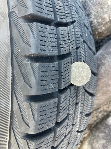 【ホンダ・フリード】 
YOKOHAMA スタッドレスタイヤ 15インチ 185/65R15