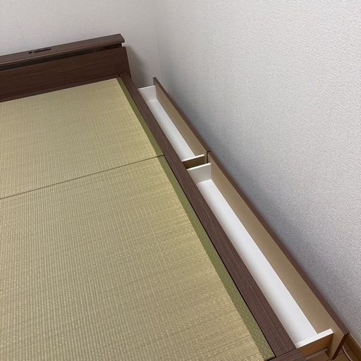 【値下げしました】美品✨【ニトリ】シングル畳ベッド ライト・コンセント・引き出し付