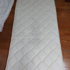 世田谷区近辺配送可能　敷布団　100㎝×210㎝　4.0㎏　ポリ...