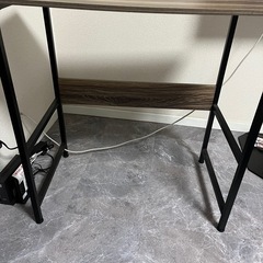 ニトリ　美品パソコンデスクの画像