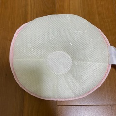 ドーナツ枕　ベビー枕　西川　0〜3ヶ月の画像