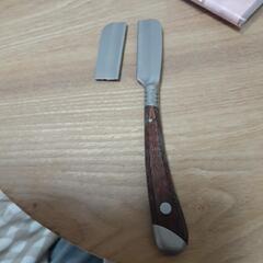 木目調剃刀の画像
