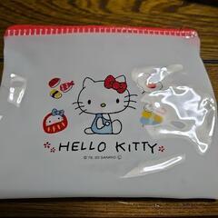 ハローキティのビニールポーチの画像
