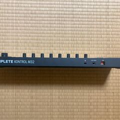 KOMPLETE KONTROL M32の画像