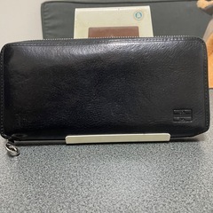 #ブラック系 #長財布 #ブランドロゴあり