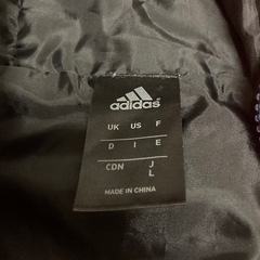 アディダス　ダウンジャケットの画像