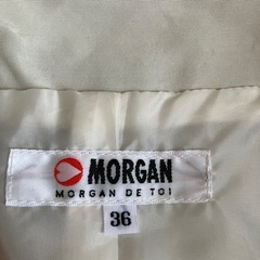MORGAN ライトベージュトレンチコート　の画像