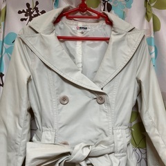 MORGAN ライトベージュトレンチコート　の画像