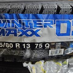 冬タイヤ&ホイール4本セット　145/80R13 鉄チンホイール（スズキのカバー付き）の画像