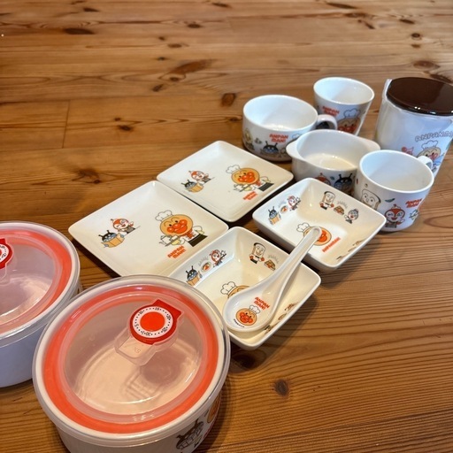 新品多数　アンパンマン　食器12点セット　すかいらーく　お皿　コップ