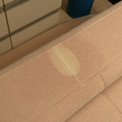 終了しました。 100円でどうぞ / 定価3万円 / 売ります / ピンク色 ソファ（ニトリ） / 2人～3人がけ 汚れありの画像