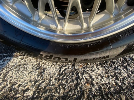 Hankook スタッドレスタイヤ 205/60R16(タイヤ4本のみ)