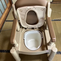 介護用ホーダブルトイレの画像