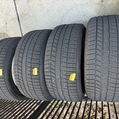 スタッドレスタイヤ　国産　235/45R18 ダンロップ　4本