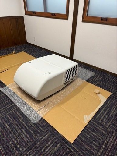 キャンピングカー、トレーラー用ルーフエアコン新古品