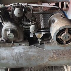 岩田エアーコンプレッサー7.5Kw　の画像