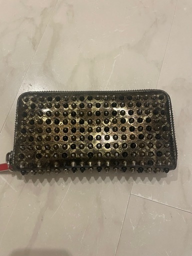 美品！クリスチャンルブタン長財布