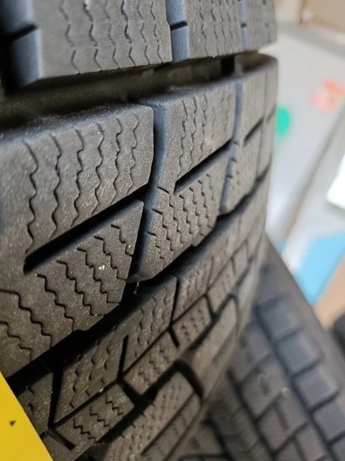 物置保管アルミ付きスタッドレスタイヤ　4本　225/60/R17