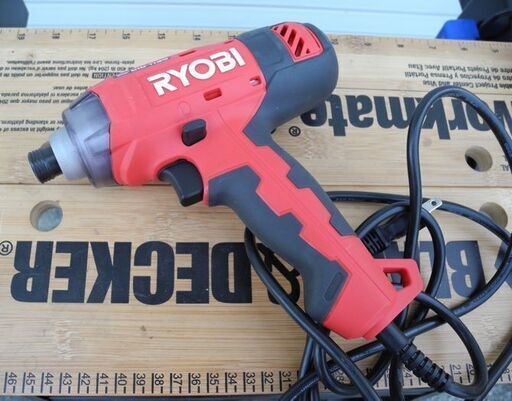 観音寺 100v 電気ドリル インパクトドライバー リョービ・京セラ製 1回使用のみ 美品 現行品 電気ドライバー