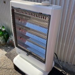 お譲り先決定　ハロゲンヒーター ハロゲン ヒーター 日立 HLH-302H ファンヒーター 冬支度 寒さ対策 防寒 遠赤外線ヒーターの画像