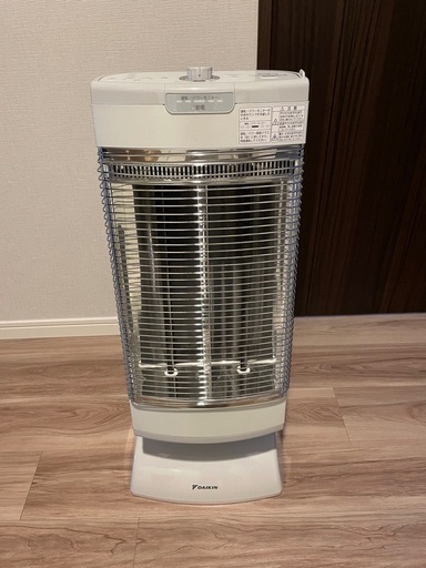 ダイキン　暖房機　セラムヒート　遠赤外線ヒーター電気ストーブ