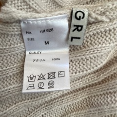 グレイル フリルケーブル編みニットワンピースの画像