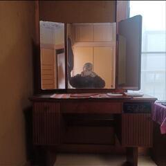 鏡台。