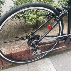 🔶新車🔶ブリヂストン　クロスバイク　150㎝～　鍵、ライト付き✨　3年間盗難補償付き✨　外装6段変速　BAA(安全基準適合車)　ローラーブレーキ　マットブラック　点検調整永久無料✨　西宮市　自転車の画像