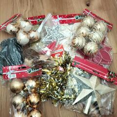 クリスマスツリーの飾り　電飾付きの画像