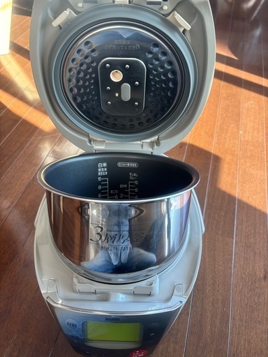 炊飯器　SANYO 圧力 IH