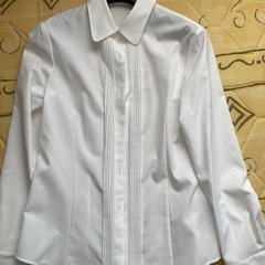 レディーススーツの画像