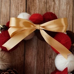 クリスマスリース　ニットリース(赤)毛糸玉リースの画像
