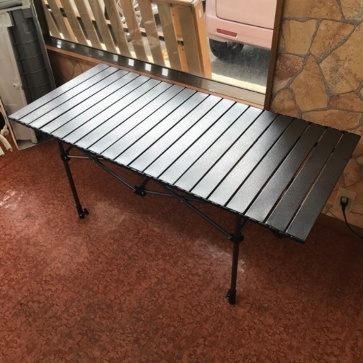 キャンプテーブル