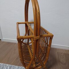 ★ マガジンラック　籐製品　中古品　《無料》 ★の画像