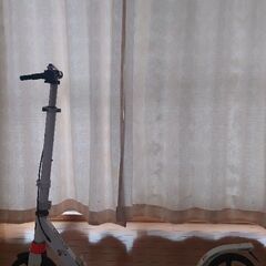 キックボード　キックスクーター　アーバンスクーター　ホイール大きめの画像